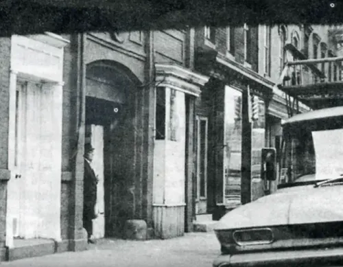 MIB agent stalking a UFO researcher